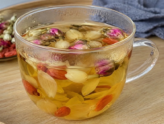 Moistening Jasmine & Rosebud Tea Recipe